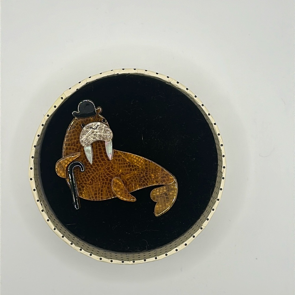 Walrus brooch